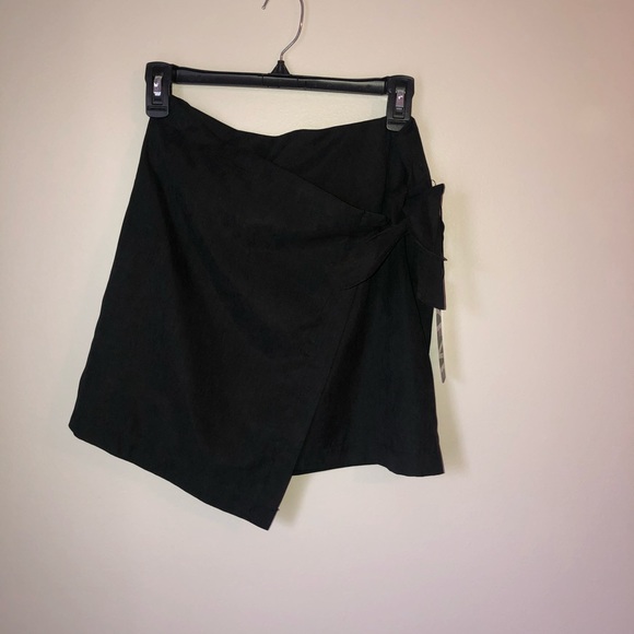 NWT HYFVE Black Wrap Skirt Size M - Picture 2 of 4